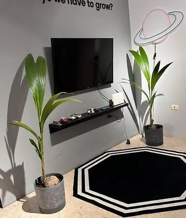 Super House Blloku - 3 Lägenhet Tirana